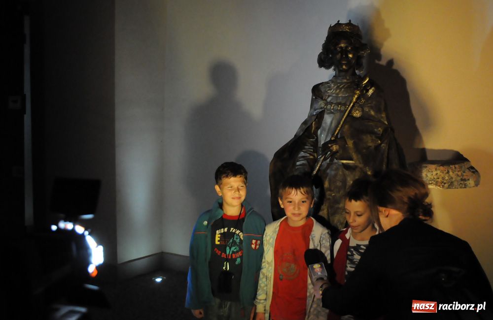 Zdjęcie w galerii na portalu naszraciborz.pl: Zamkowa noc Czerwonego Kura - relacja wiadomości z regionu