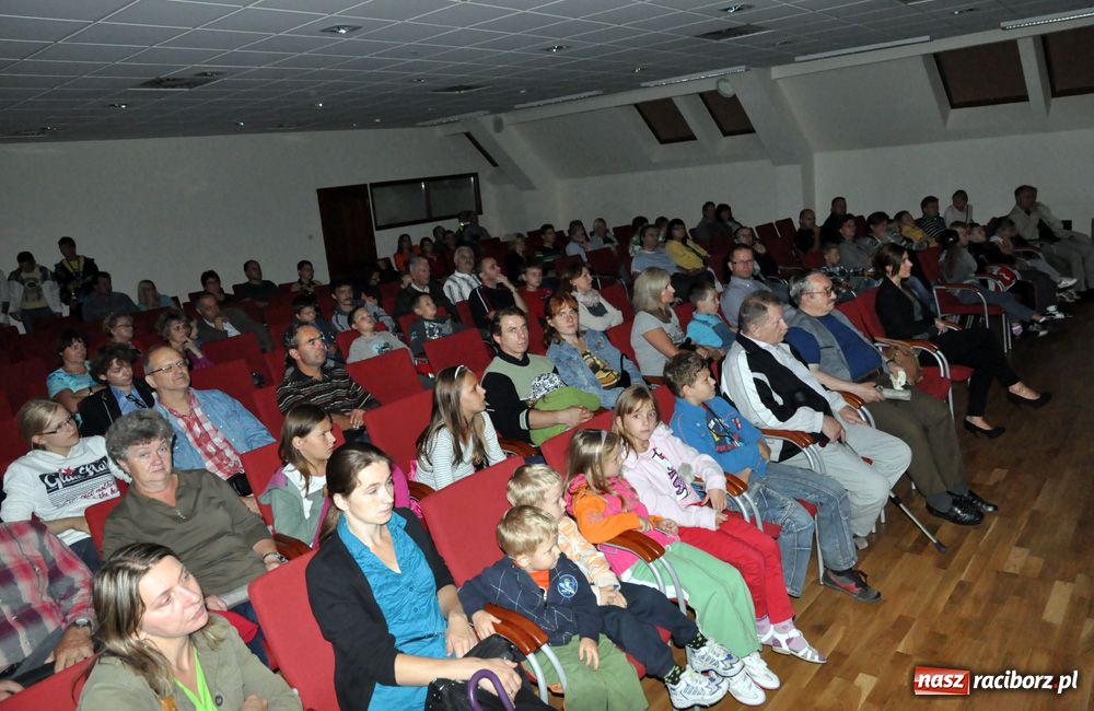 Zdjęcie w galerii na portalu naszraciborz.pl: Zamkowa noc Czerwonego Kura - relacja wiadomości z regionu