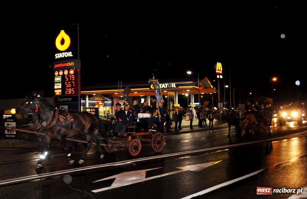 Zdjęcie w galerii na portalu naszraciborz.pl: Zamkowa noc Czerwonego Kura - relacja wiadomości z regionu