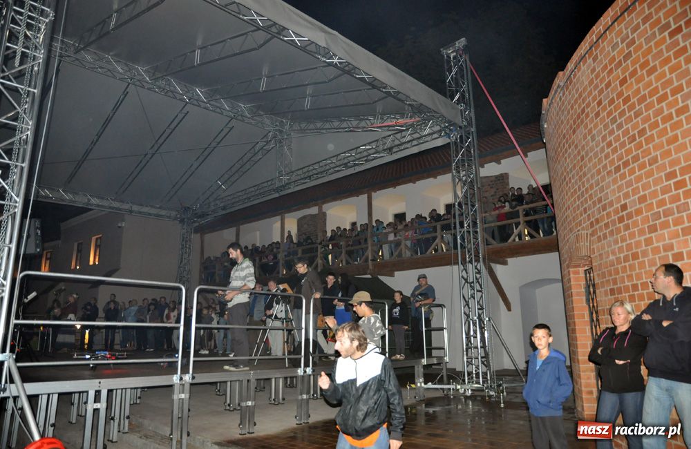 Zdjęcie w galerii na portalu naszraciborz.pl: Zamkowa noc Czerwonego Kura - relacja wiadomości z regionu