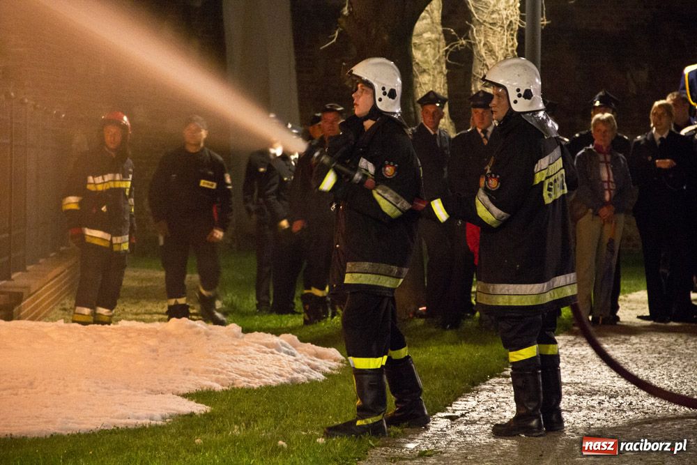 Zdjęcie w galerii na portalu naszraciborz.pl: Zamkowa noc Czerwonego Kura - relacja wiadomości z regionu