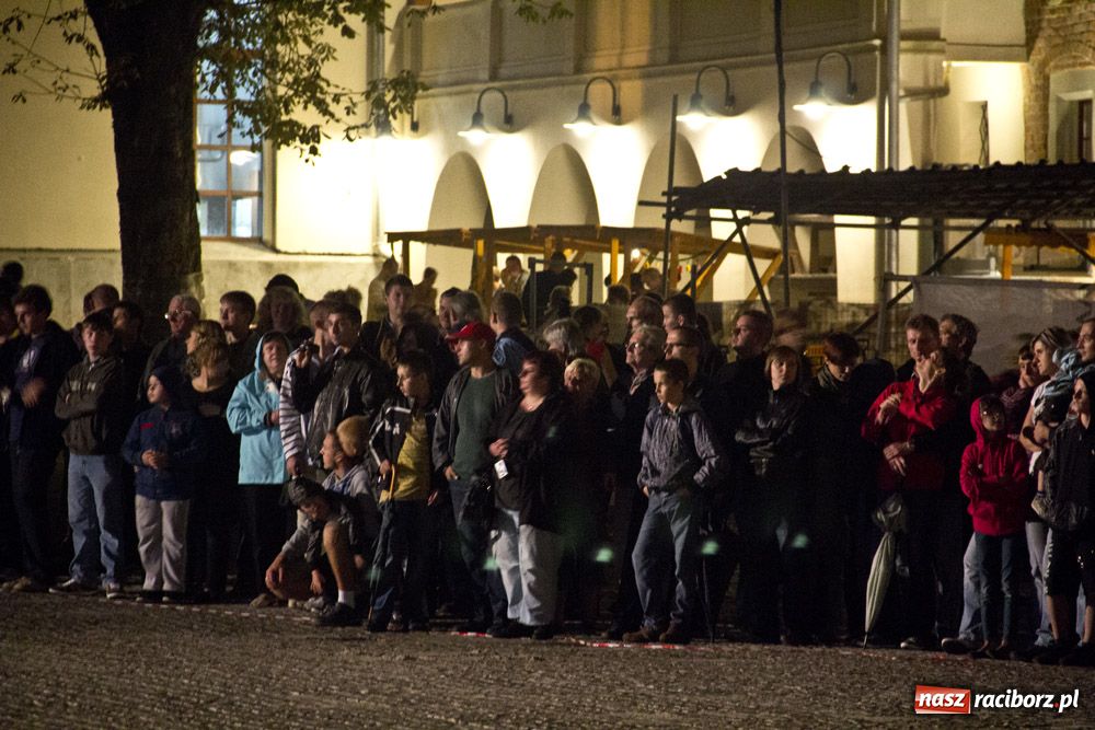 Zdjęcie w galerii na portalu naszraciborz.pl: Zamkowa noc Czerwonego Kura - relacja wiadomości z regionu