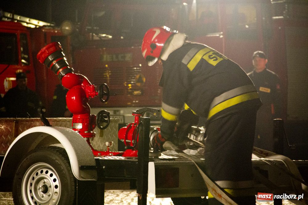 Zdjęcie w galerii na portalu naszraciborz.pl: Zamkowa noc Czerwonego Kura - relacja wiadomości z regionu