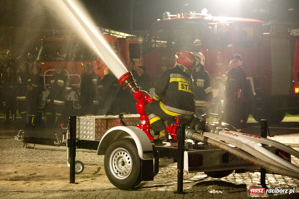 Zdjęcie w galerii na portalu naszraciborz.pl: Zamkowa noc Czerwonego Kura - relacja wiadomości z regionu