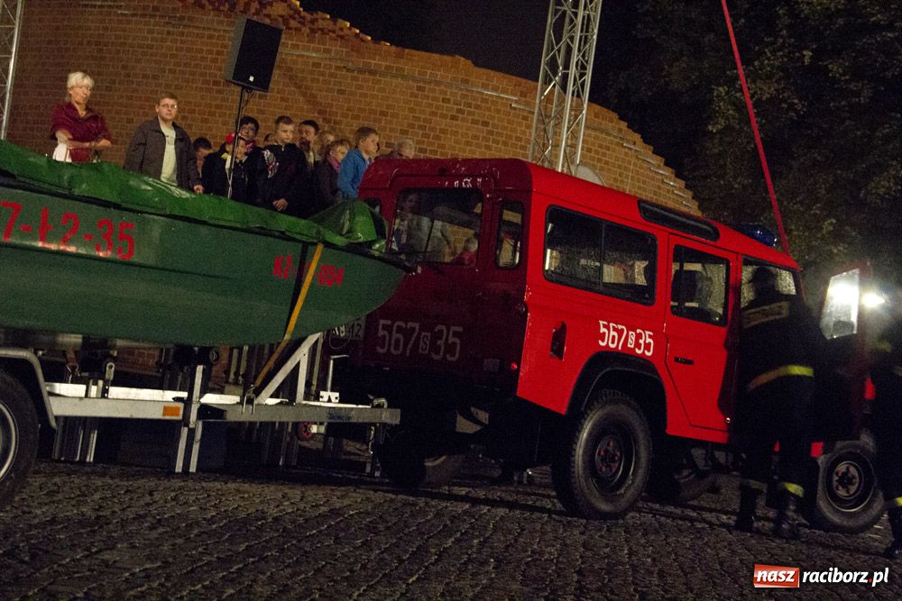 Zdjęcie w galerii na portalu naszraciborz.pl: Zamkowa noc Czerwonego Kura - relacja wiadomości z regionu