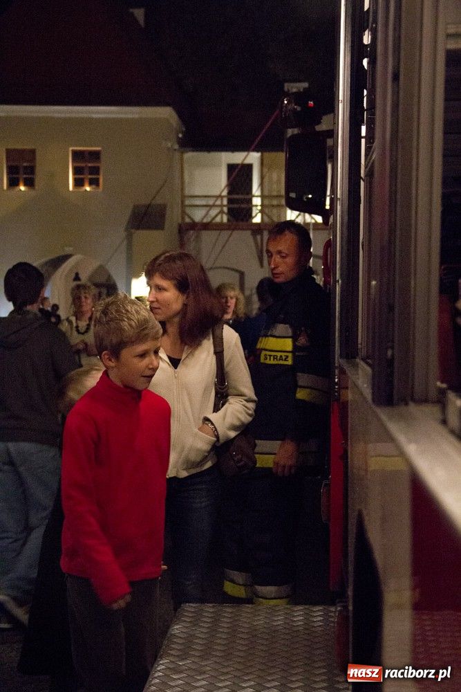 Zdjęcie w galerii na portalu naszraciborz.pl: Zamkowa noc Czerwonego Kura - relacja wiadomości z regionu