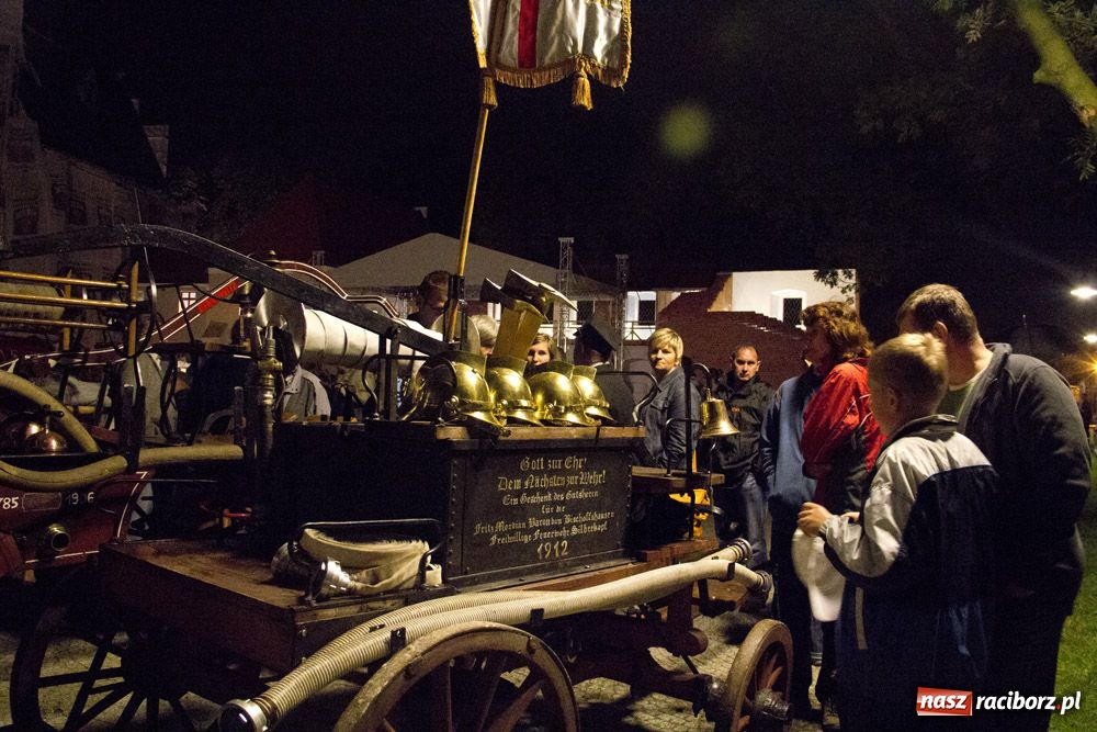 Zdjęcie w galerii na portalu naszraciborz.pl: Zamkowa noc Czerwonego Kura - relacja wiadomości z regionu