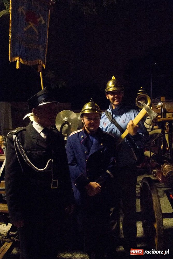 Zdjęcie w galerii na portalu naszraciborz.pl: Zamkowa noc Czerwonego Kura - relacja wiadomości z regionu
