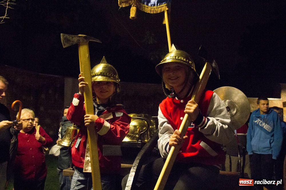 Zdjęcie w galerii na portalu naszraciborz.pl: Zamkowa noc Czerwonego Kura - relacja wiadomości z regionu