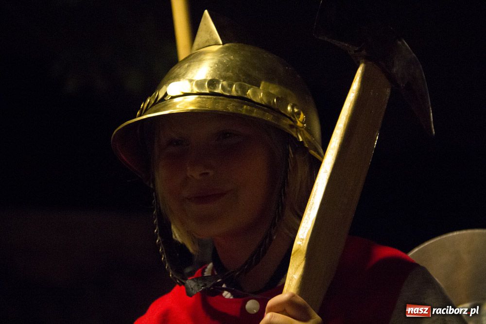 Zdjęcie w galerii na portalu naszraciborz.pl: Zamkowa noc Czerwonego Kura - relacja wiadomości z regionu