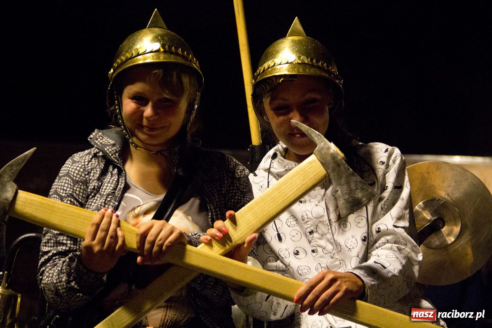 Zdjęcie w galerii na portalu naszraciborz.pl: Zamkowa noc Czerwonego Kura - relacja wiadomości z regionu