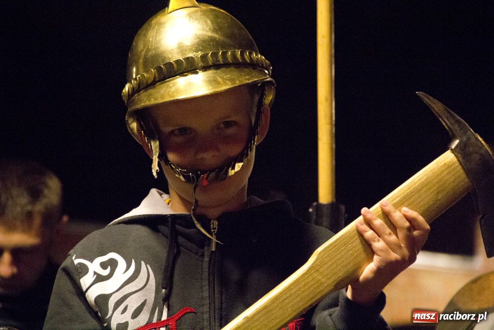 Zdjęcie w galerii na portalu naszraciborz.pl: Zamkowa noc Czerwonego Kura - relacja wiadomości z regionu