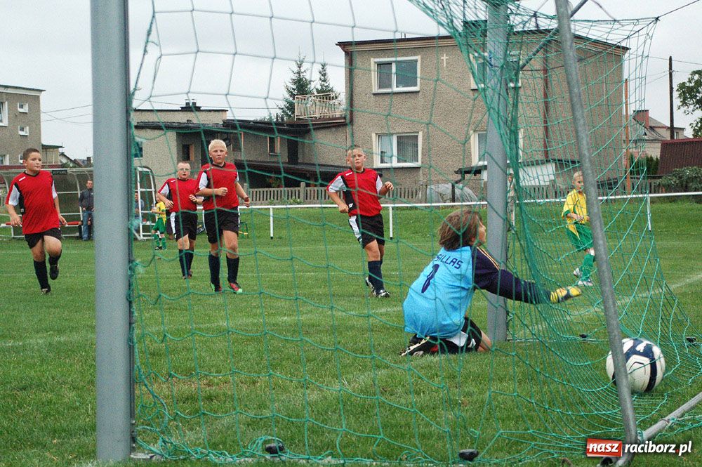 Zdjęcie w galerii na portalu naszraciborz.pl: Tworków gromi Studzienną wiadomości z regionu