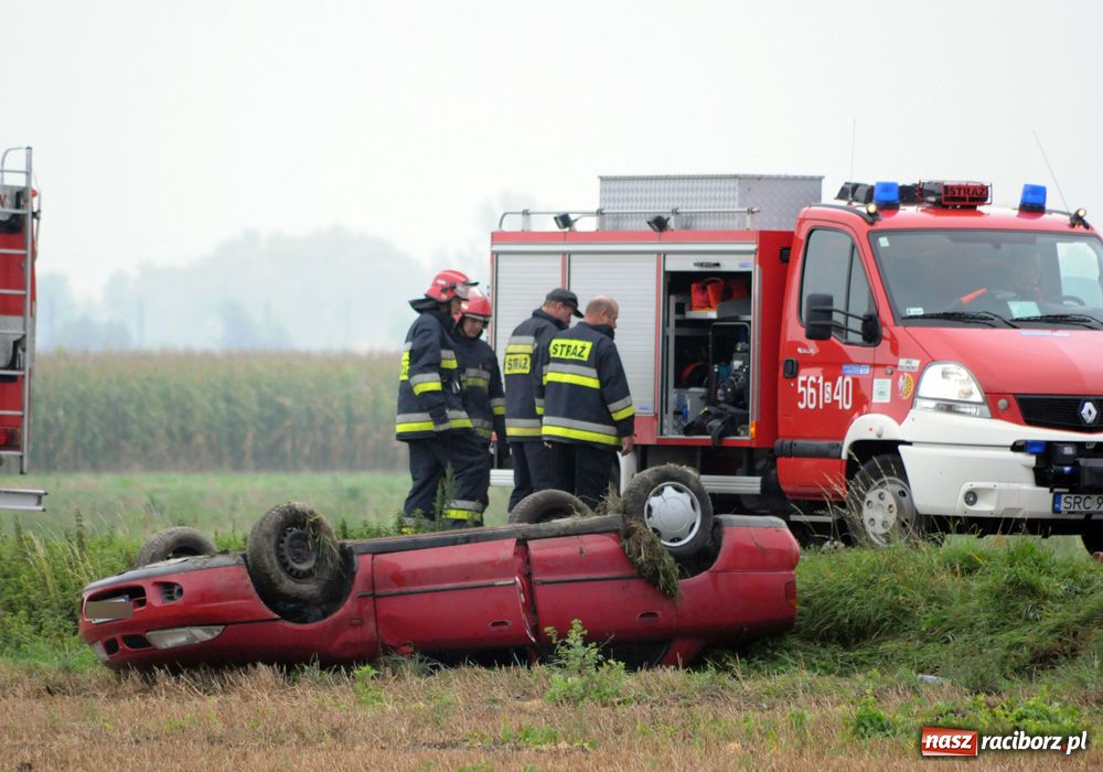 Zdjęcie w galerii na portalu naszraciborz.pl: Dwa groźne wypadki z rzędu w Roszkowie wiadomości z regionu