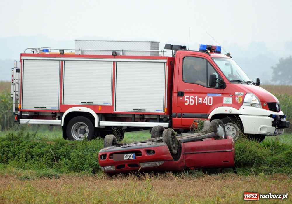 Zdjęcie w galerii na portalu naszraciborz.pl: Dwa groźne wypadki z rzędu w Roszkowie wiadomości z regionu