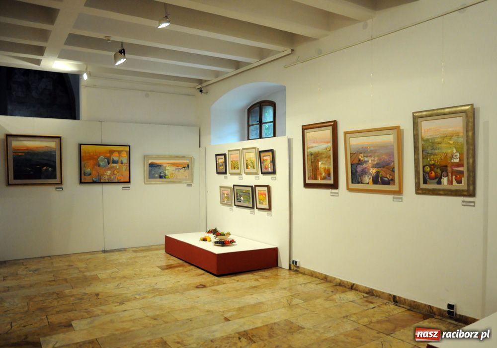 Zdjęcie w galerii na portalu naszraciborz.pl: Światłocienie - wernisaż w Muzeum wiadomości z regionu