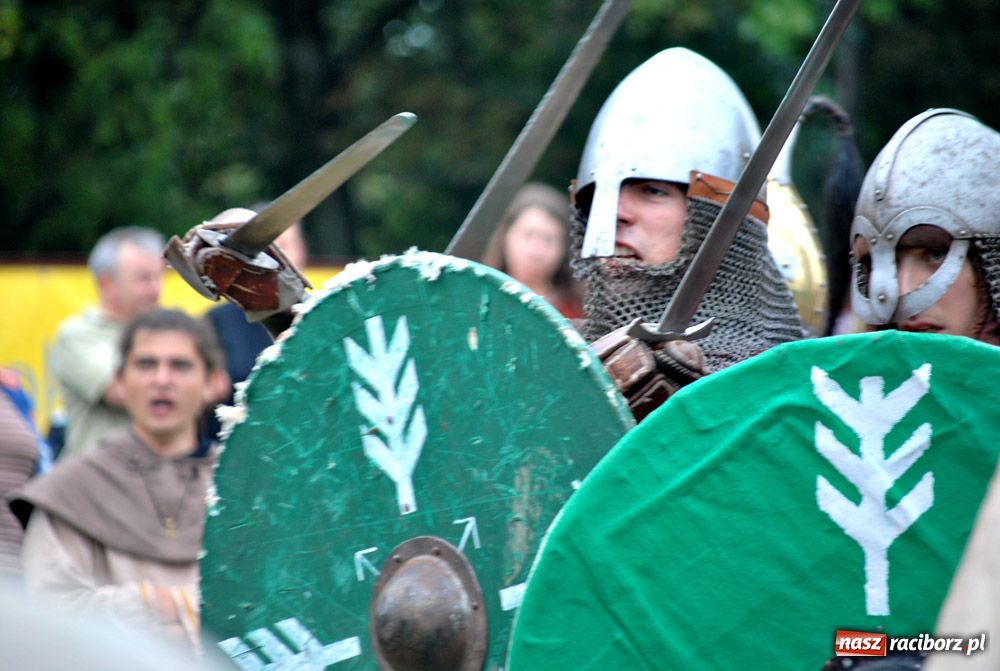 Zdjęcie w galerii na portalu naszraciborz.pl: Siła rycerstwa zjechała do Raciborza wiadomości z regionu