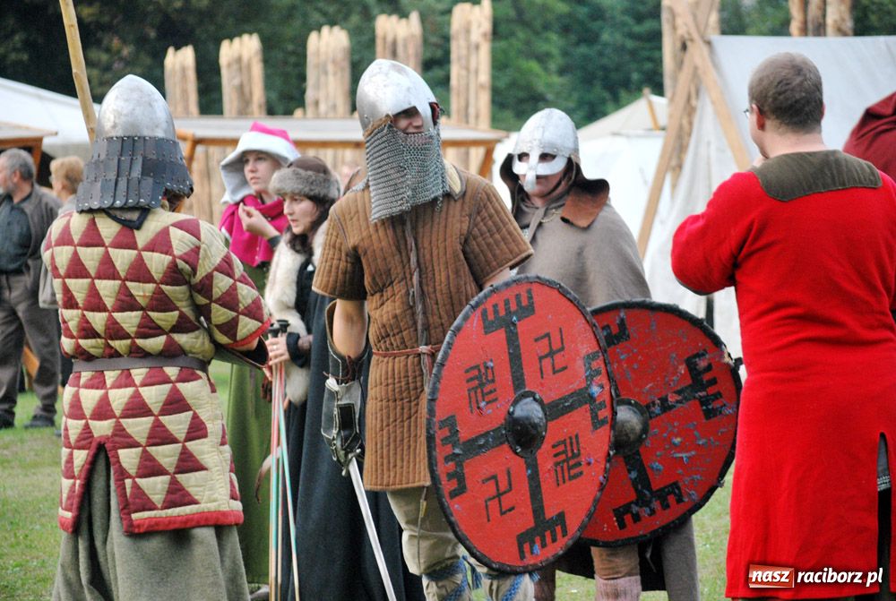 Zdjęcie w galerii na portalu naszraciborz.pl: Siła rycerstwa zjechała do Raciborza wiadomości z regionu