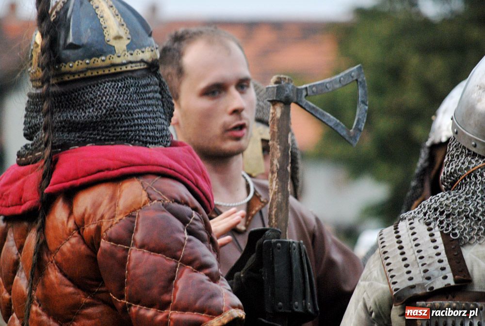 Zdjęcie w galerii na portalu naszraciborz.pl: Siła rycerstwa zjechała do Raciborza wiadomości z regionu