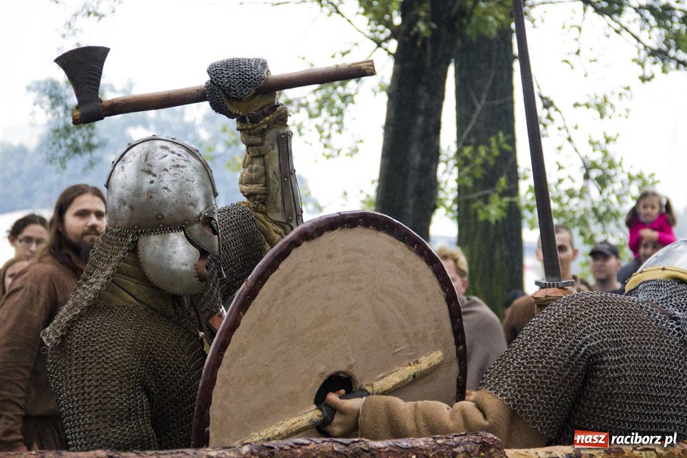 Zdjęcie w galerii na portalu naszraciborz.pl: Siła rycerstwa zjechała do Raciborza wiadomości z regionu