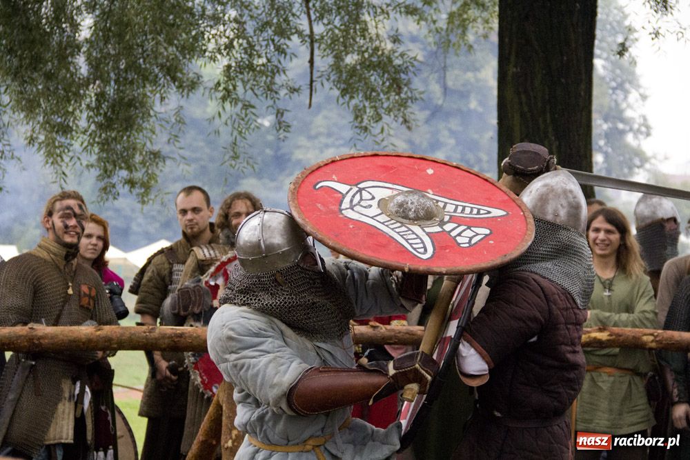 Zdjęcie w galerii na portalu naszraciborz.pl: Siła rycerstwa zjechała do Raciborza wiadomości z regionu