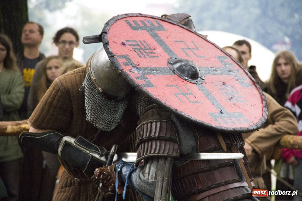 Zdjęcie w galerii na portalu naszraciborz.pl: Siła rycerstwa zjechała do Raciborza wiadomości z regionu