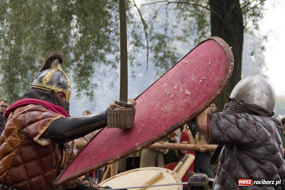 Zdjęcie w galerii na portalu naszraciborz.pl: Siła rycerstwa zjechała do Raciborza wiadomości z regionu
