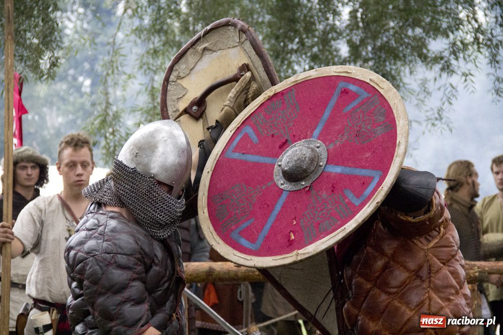 Zdjęcie w galerii na portalu naszraciborz.pl: Siła rycerstwa zjechała do Raciborza wiadomości z regionu