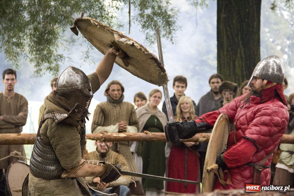 Zdjęcie w galerii na portalu naszraciborz.pl: Siła rycerstwa zjechała do Raciborza wiadomości z regionu