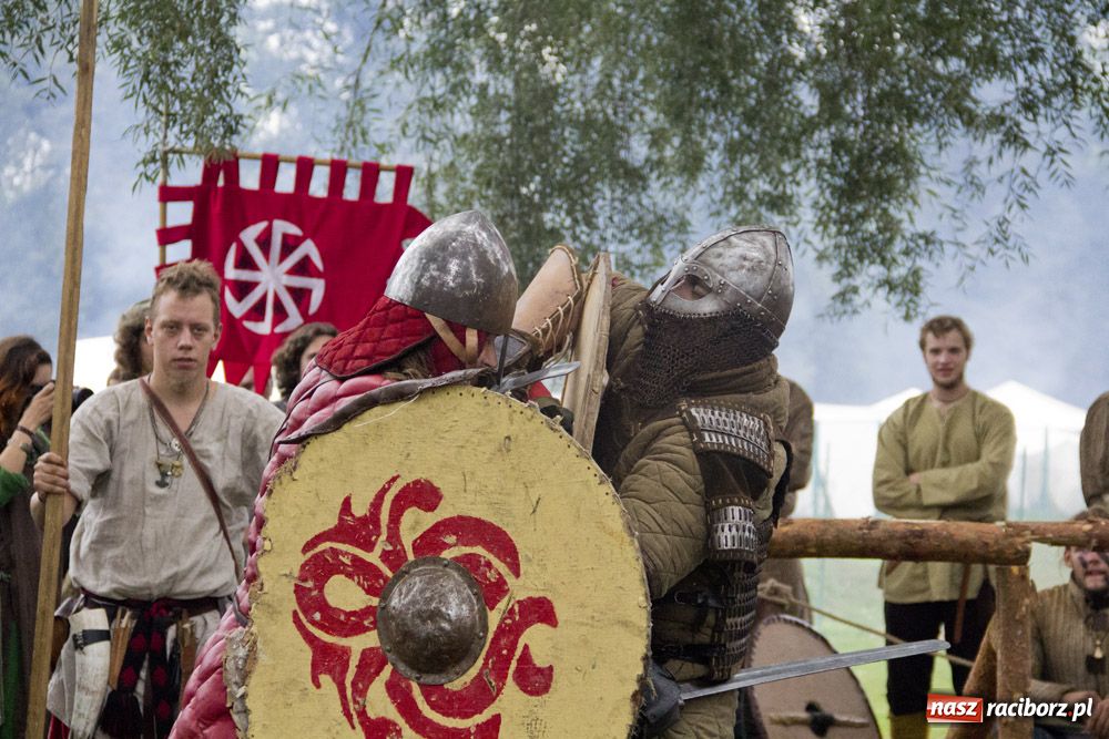 Zdjęcie w galerii na portalu naszraciborz.pl: Siła rycerstwa zjechała do Raciborza wiadomości z regionu