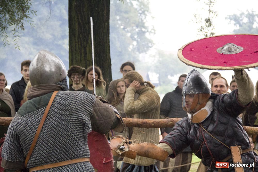 Zdjęcie w galerii na portalu naszraciborz.pl: Siła rycerstwa zjechała do Raciborza wiadomości z regionu
