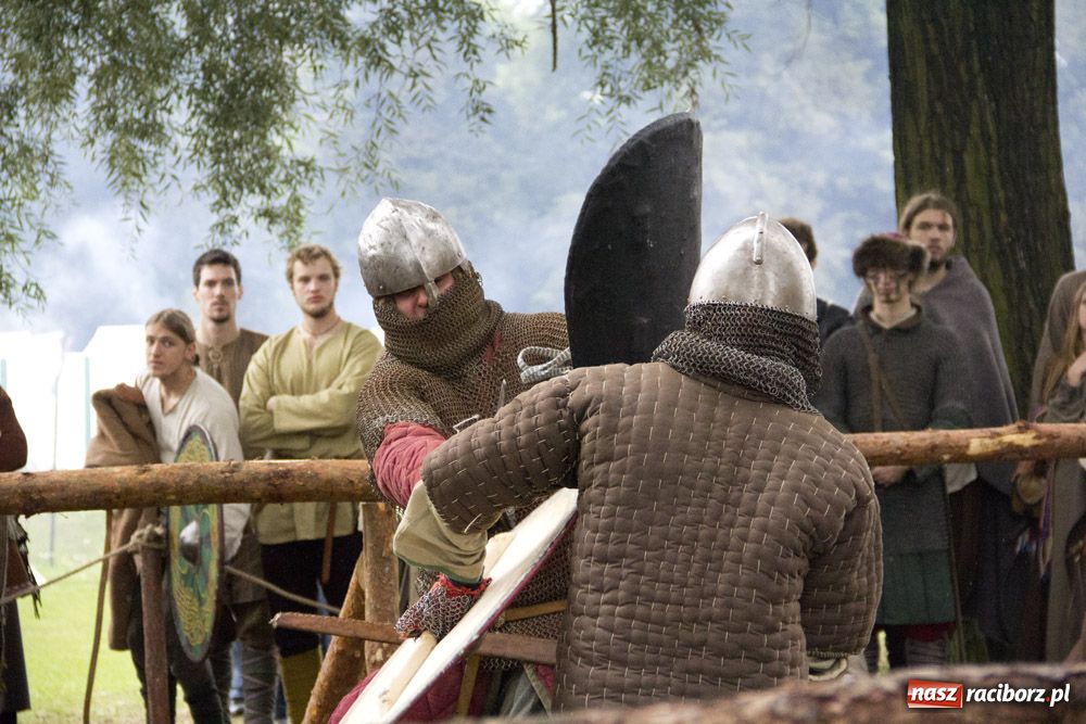 Zdjęcie w galerii na portalu naszraciborz.pl: Siła rycerstwa zjechała do Raciborza wiadomości z regionu