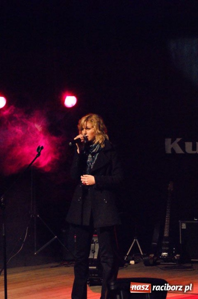 Zdjęcie w galerii na portalu naszraciborz.pl: Konkurs wokalny w Kuźni wiadomości z regionu