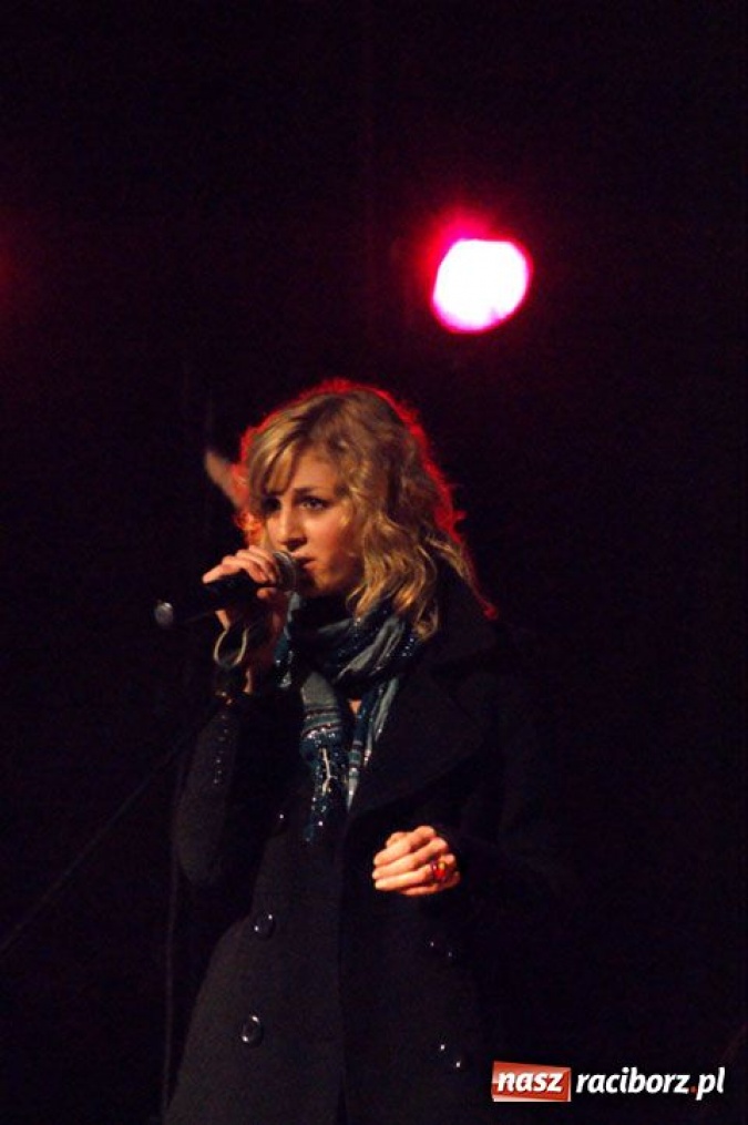 Zdjęcie w galerii na portalu naszraciborz.pl: Konkurs wokalny w Kuźni wiadomości z regionu