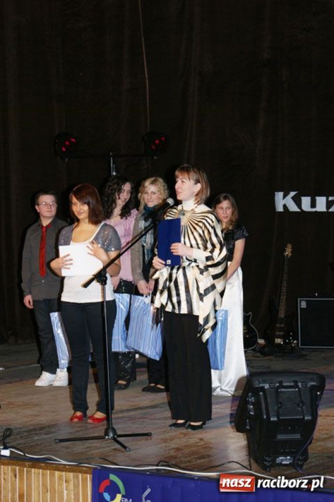 Zdjęcie w galerii na portalu naszraciborz.pl: Konkurs wokalny w Kuźni wiadomości z regionu