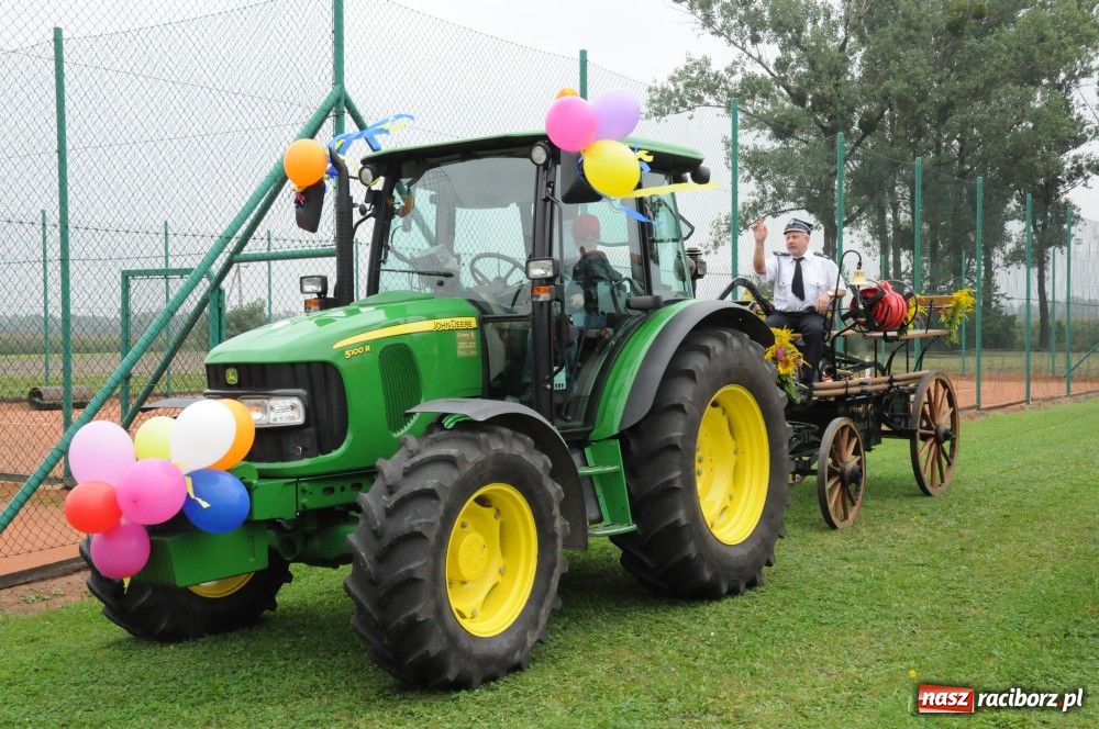 Zdjęcie w galerii na portalu naszraciborz.pl: W Zabełkowie dożynkowe gołębie pokoju wiadomości z regionu