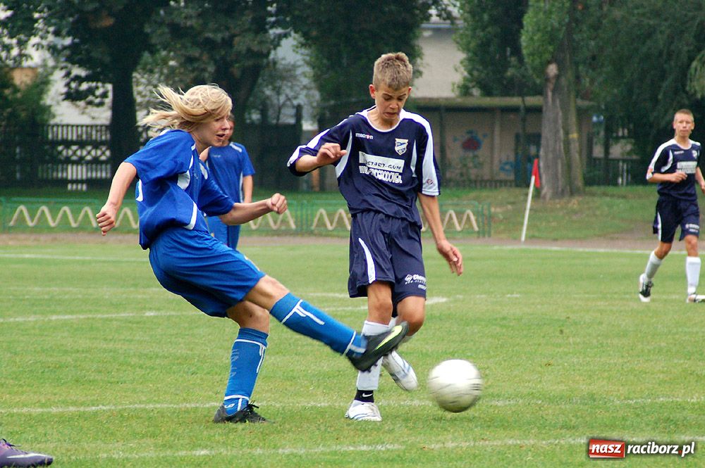 Zdjęcie w galerii na portalu naszraciborz.pl: Grad goli przy Wyszyńskiego wiadomości z regionu