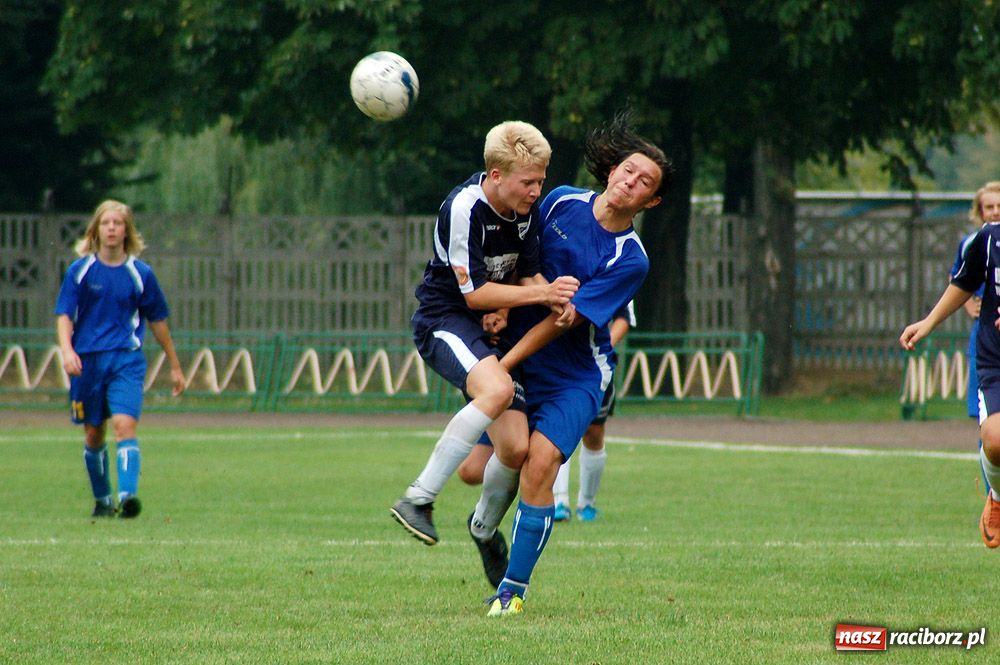 Zdjęcie w galerii na portalu naszraciborz.pl: Grad goli przy Wyszyńskiego wiadomości z regionu