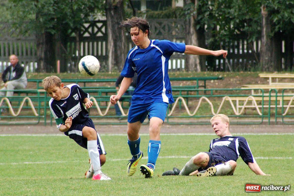 Zdjęcie w galerii na portalu naszraciborz.pl: Grad goli przy Wyszyńskiego wiadomości z regionu
