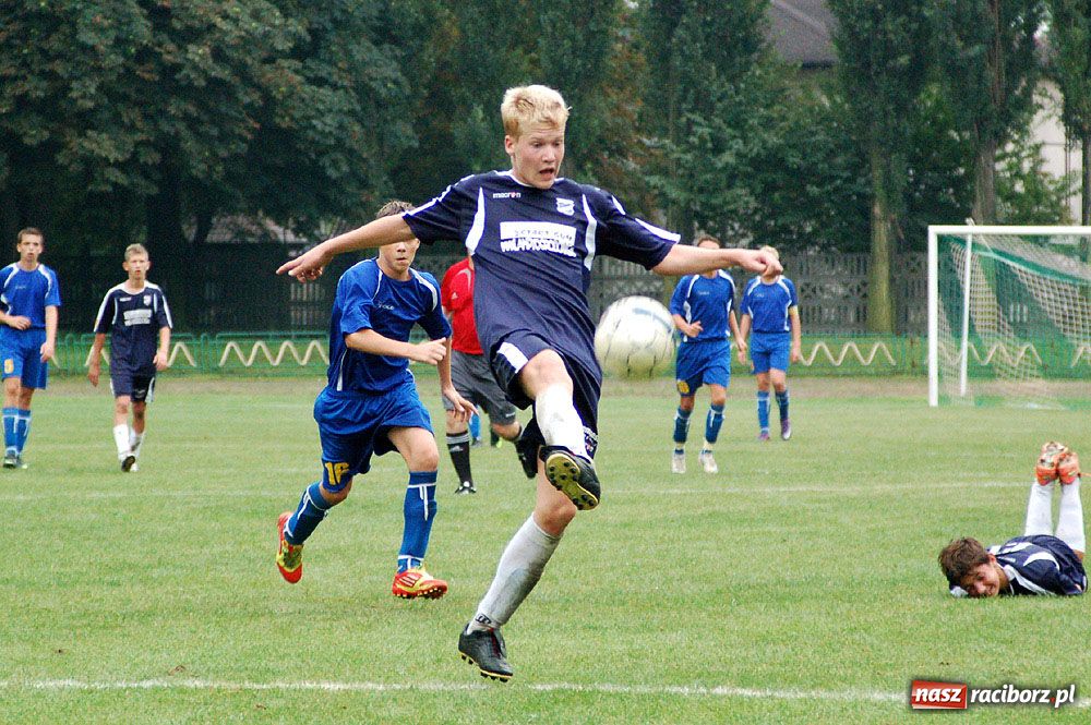 Zdjęcie w galerii na portalu naszraciborz.pl: Grad goli przy Wyszyńskiego wiadomości z regionu