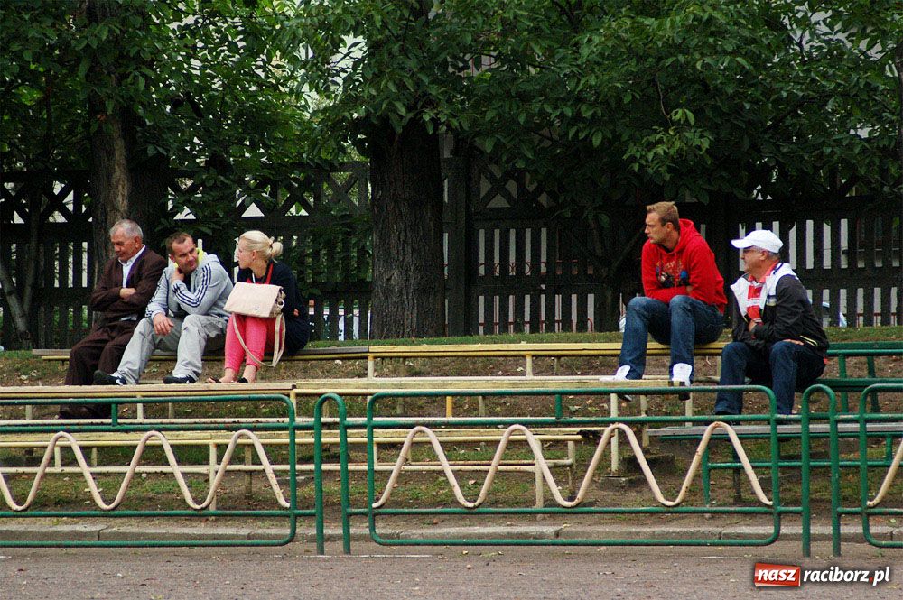 Zdjęcie w galerii na portalu naszraciborz.pl: Grad goli przy Wyszyńskiego wiadomości z regionu