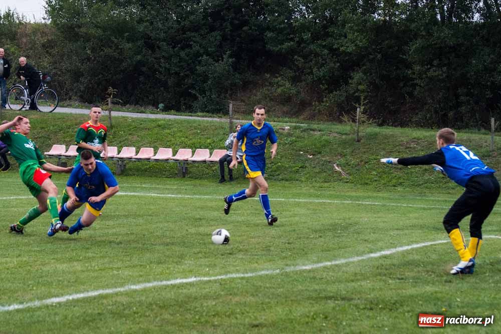 Zdjęcie w galerii na portalu naszraciborz.pl: Ruch Bolesław przepłynął Odrę wiadomości z regionu
