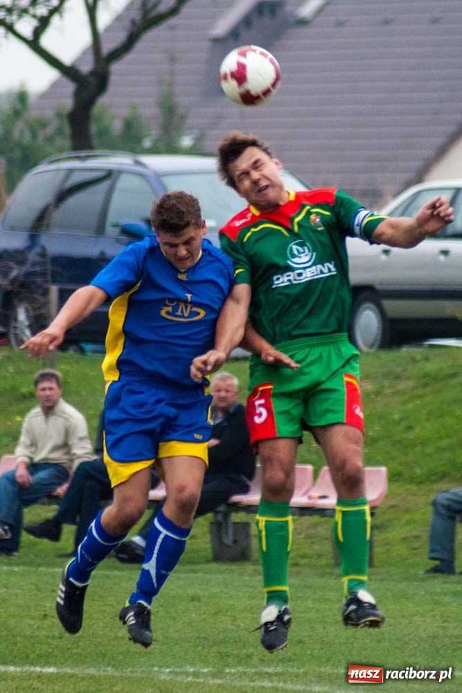 Zdjęcie w galerii na portalu naszraciborz.pl: Ruch Bolesław przepłynął Odrę wiadomości z regionu