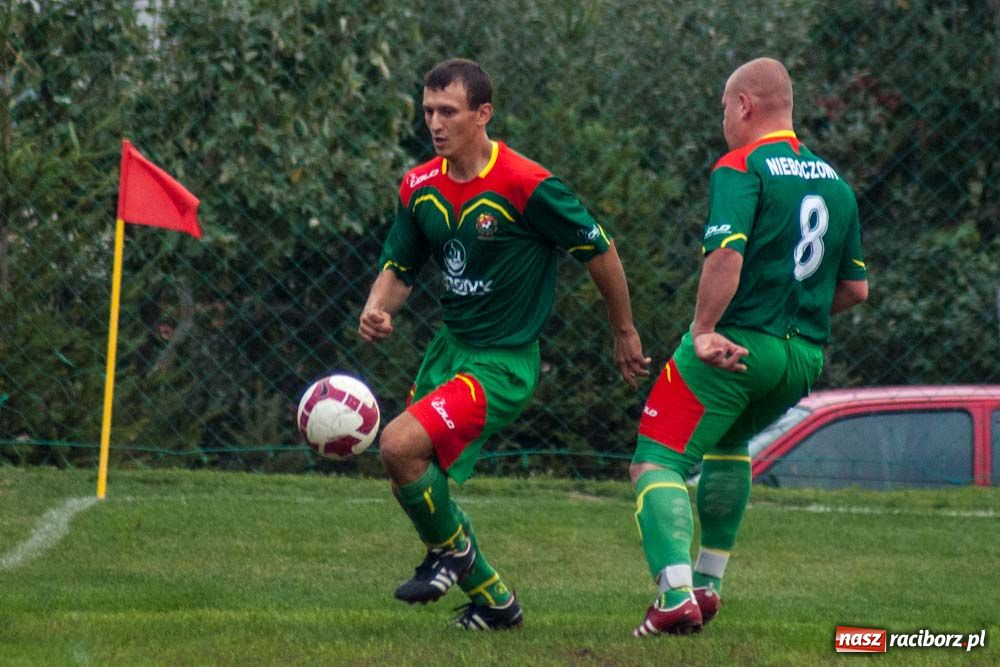 Zdjęcie w galerii na portalu naszraciborz.pl: Ruch Bolesław przepłynął Odrę wiadomości z regionu