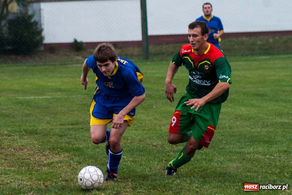 Zdjęcie w galerii na portalu naszraciborz.pl: Ruch Bolesław przepłynął Odrę wiadomości z regionu