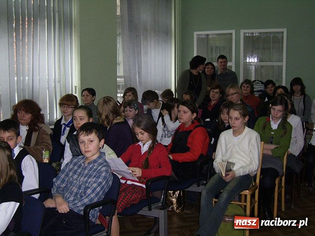 Zdjęcie w galerii na portalu naszraciborz.pl: Wiersze i proza opanowały MDK wiadomości z regionu