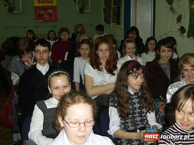 Zdjęcie w galerii na portalu naszraciborz.pl: Wiersze i proza opanowały MDK wiadomości z regionu