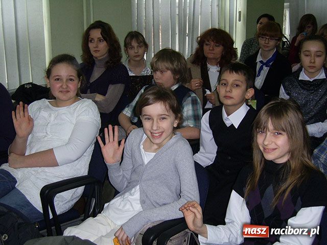 Zdjęcie w galerii na portalu naszraciborz.pl: Wiersze i proza opanowały MDK wiadomości z regionu