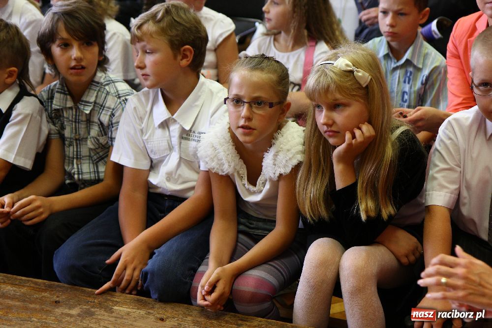 Zdjęcie w galerii na portalu naszraciborz.pl: Miejska inauguracja roku szkolnego w SP 5 wiadomości z regionu