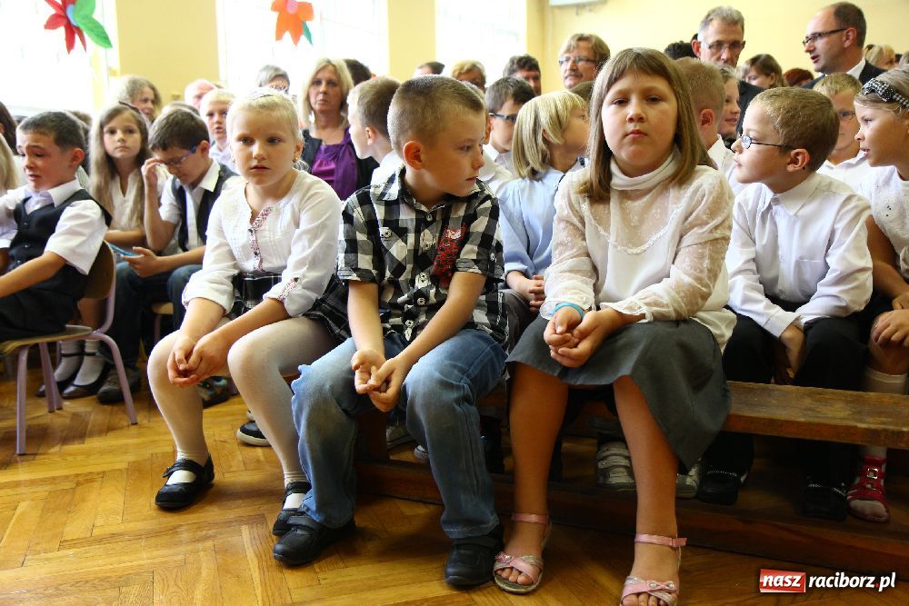 Zdjęcie w galerii na portalu naszraciborz.pl: Miejska inauguracja roku szkolnego w SP 5 wiadomości z regionu
